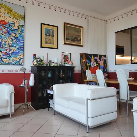 Art Deco 2 Bd Forville Apartment